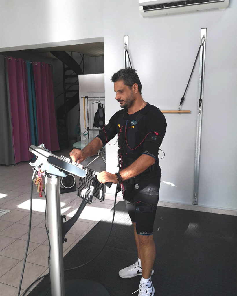 O Personal Trainer ρυθμίζει το Miha Bodytec εστιάζοντας στις ανάγκες του και τα μέγιστα οφέλη της γυμναστικής EMS.
Personal Training EMS Miha Bodytec Ρόδος