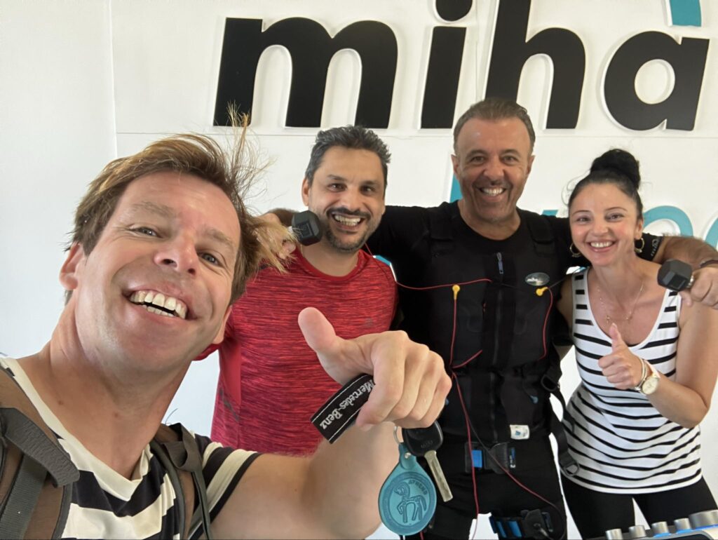 Οι Personal Trainer μας μαζί με αθλούμενους από την Αυστραλία και Ολλανδία στο γυμναστήριο EMS Ρόδος - Miha Bodytec Personal Training